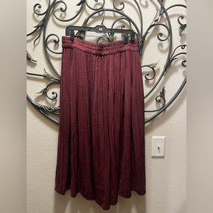 Burgundy Pleated Capri Pant